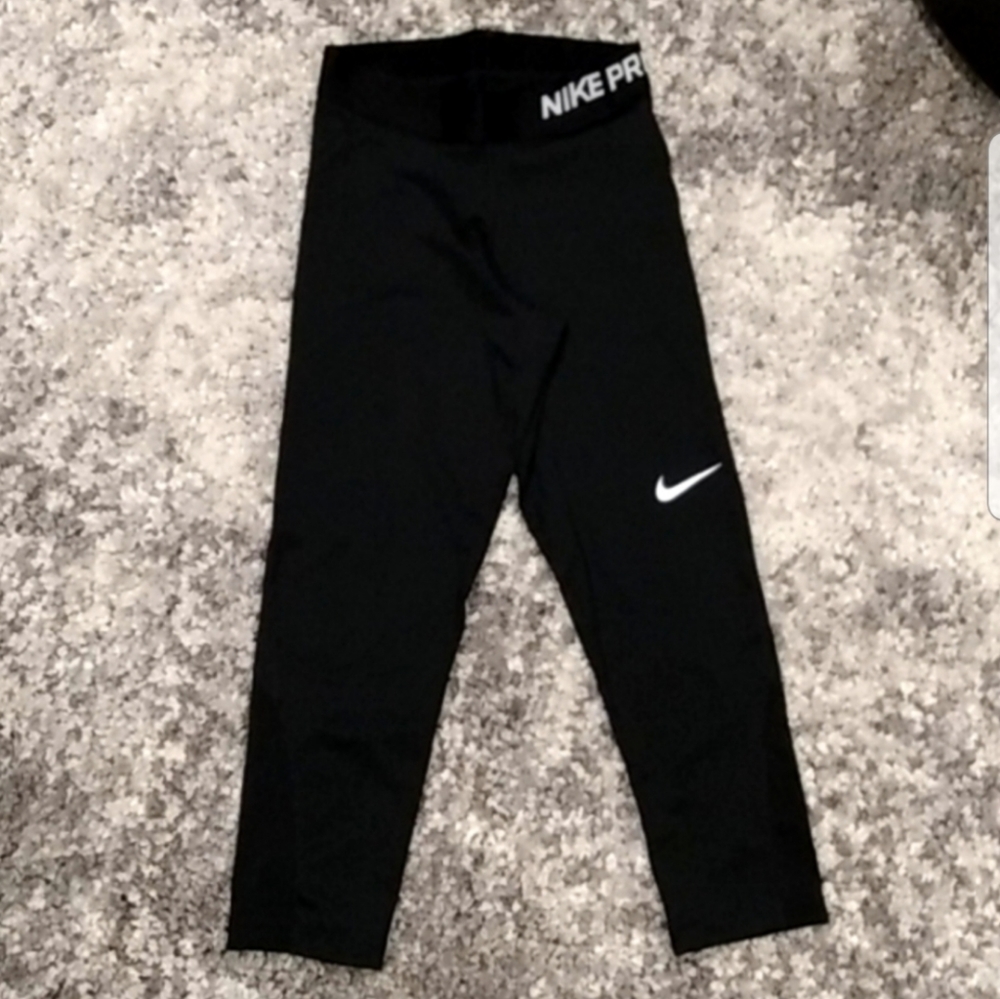⭐️Bundles only XS Nike Pro Cropped Leggings